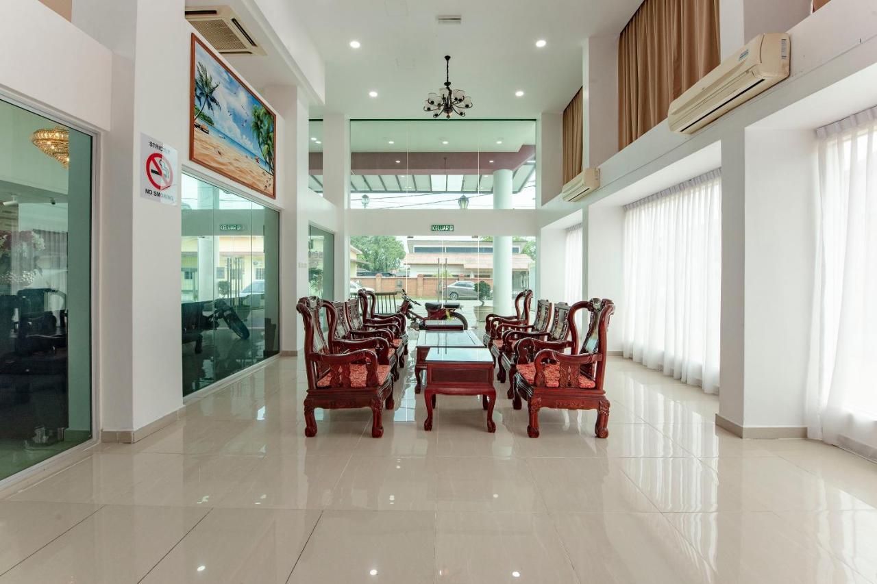 Oyo 90337 Sungai Rengit City Resort 3 Pengerang Exterior foto