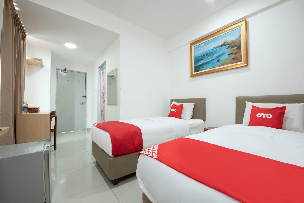 Oyo 90337 Sungai Rengit City Resort 3 Pengerang Exterior foto